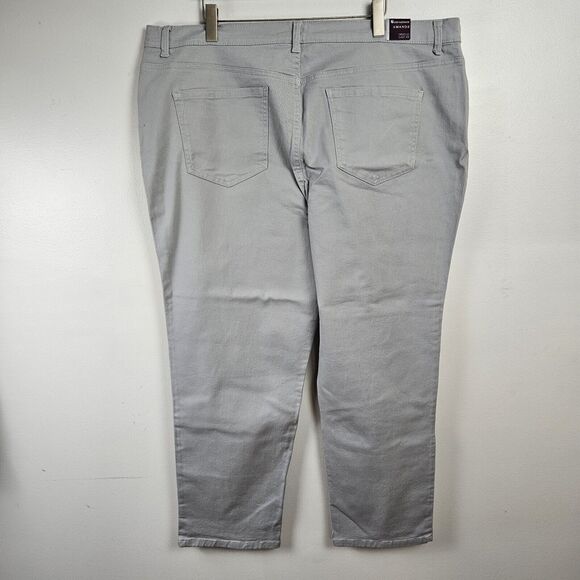 Gloria Vanderbilt Amanda PLUS 22W Gray Tapered Leg Soft Touch Jeans NWT - Picture 2 of 12
